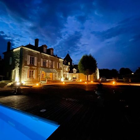 Hotel French Corréze Moulin Bleu Saint-Pantaléon-de-Larche Esterno foto