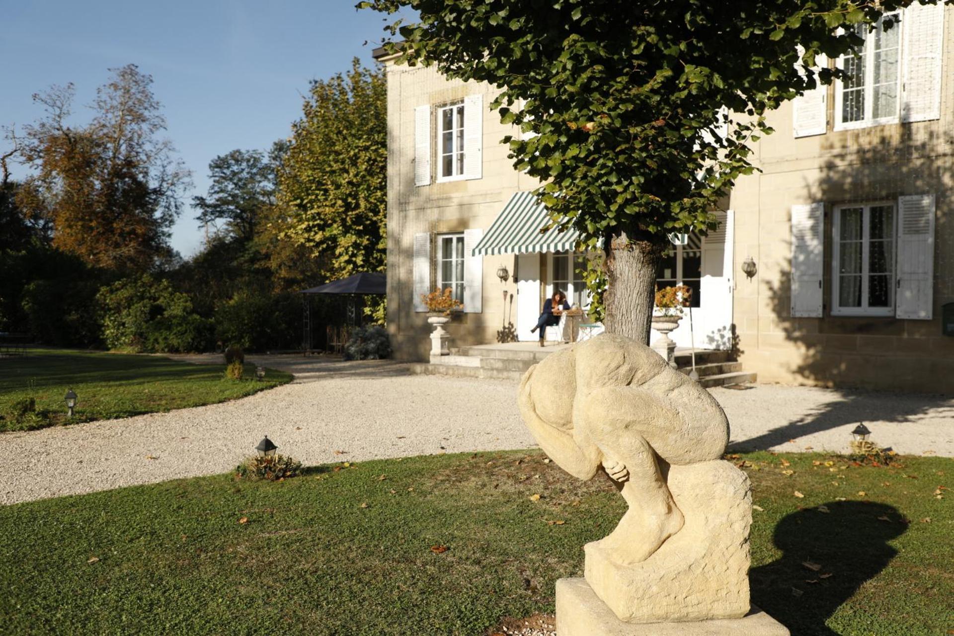 Hotel French Corréze Moulin Bleu Saint-Pantaléon-de-Larche Esterno foto