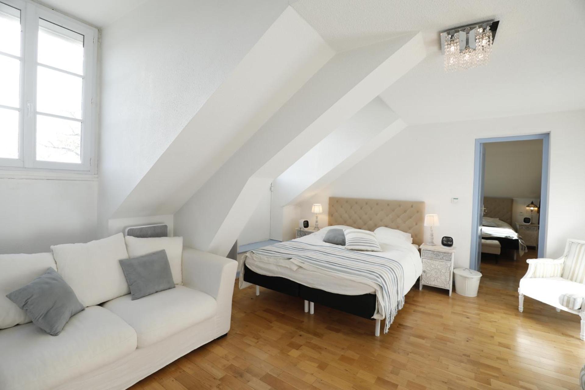 Hotel French Corréze Moulin Bleu Saint-Pantaléon-de-Larche Esterno foto
