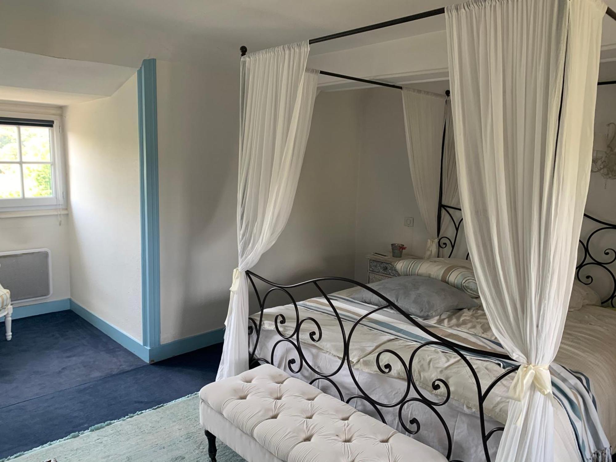 Hotel French Corréze Moulin Bleu Saint-Pantaléon-de-Larche Esterno foto